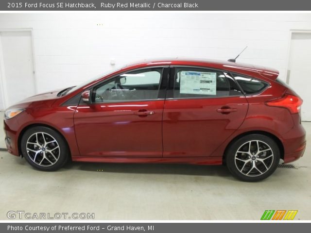 2015 Ford Focus SE Hatchback in Ruby Red Metallic