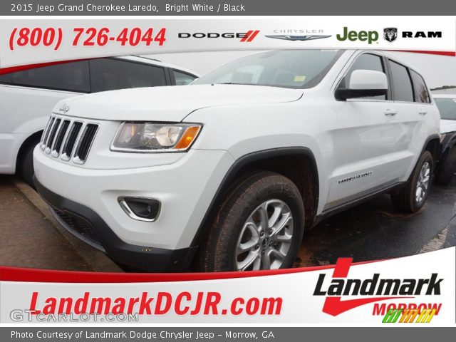 2015 Jeep Grand Cherokee Laredo in Bright White