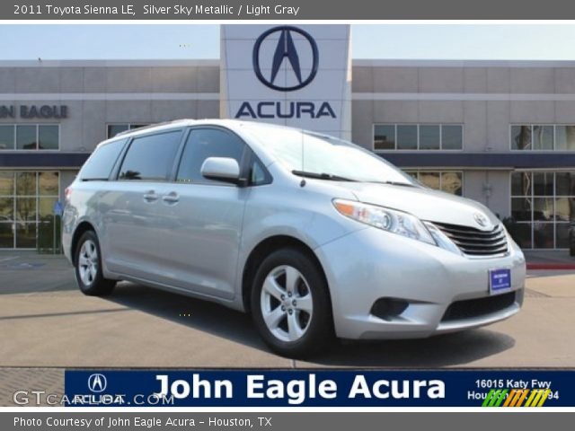 2011 Toyota Sienna LE in Silver Sky Metallic