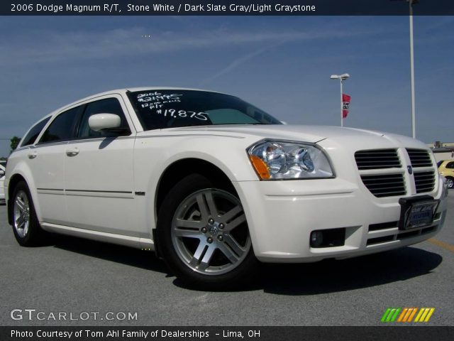 2006 Dodge Magnum R/T in Stone White