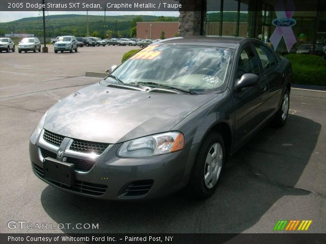 2005 Dodge Stratus SXT Sedan in Graphite Metallic