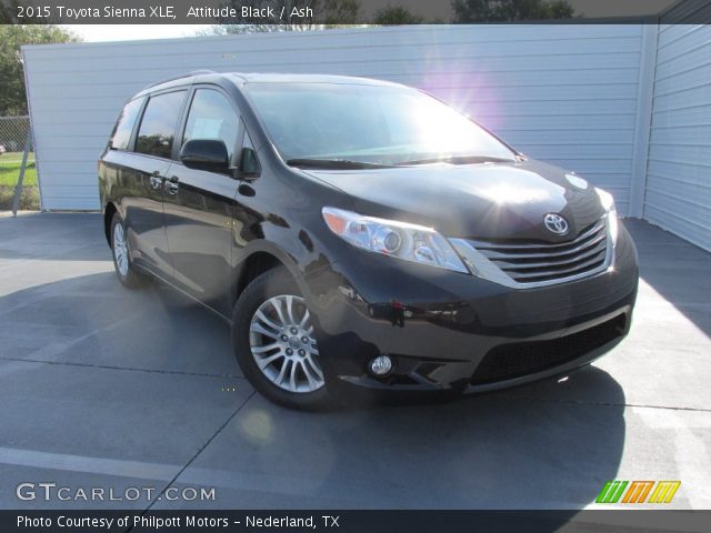 2015 Toyota Sienna XLE in Attitude Black