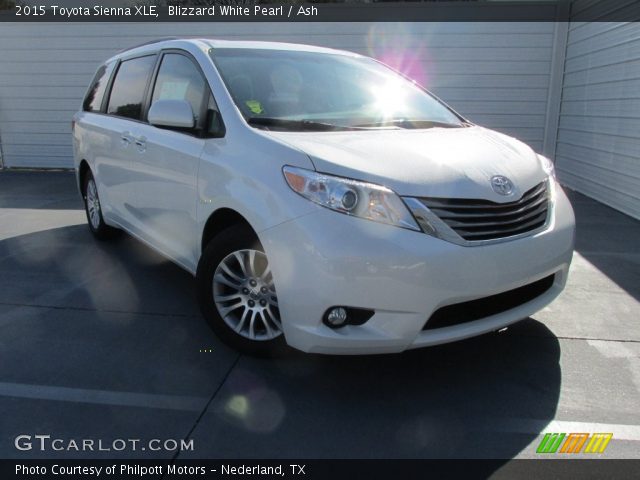 2015 Toyota Sienna XLE in Blizzard White Pearl