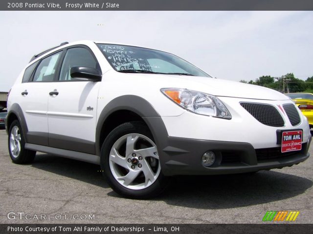 2008 Pontiac Vibe  in Frosty White