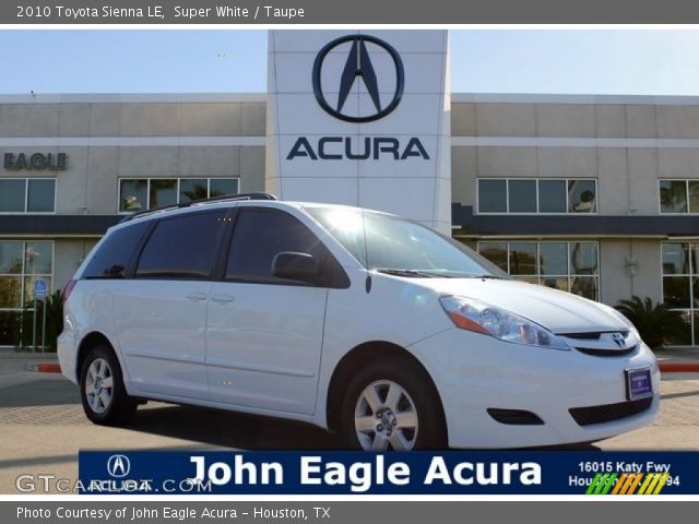 2010 Toyota Sienna LE in Super White