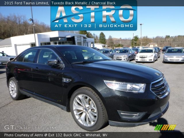 2015 Ford Taurus Limited in Tuxedo Black Metallic