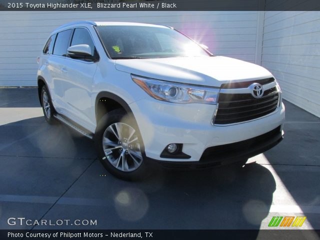 2015 Toyota Highlander XLE in Blizzard Pearl White