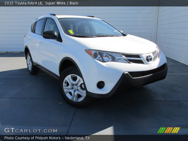 2015 Toyota RAV4 LE in Super White