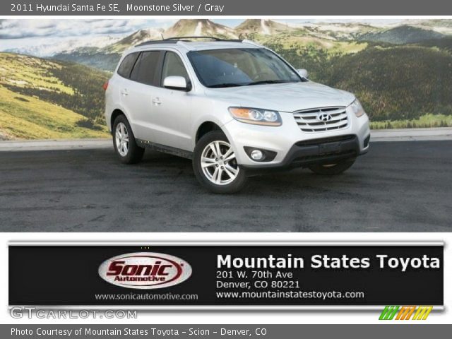 2011 Hyundai Santa Fe SE in Moonstone Silver
