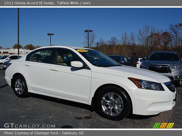 2011 Honda Accord SE Sedan in Taffeta White