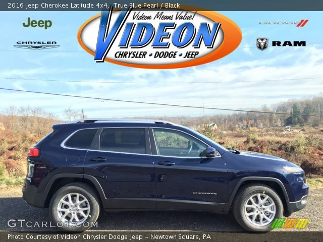 2016 Jeep Cherokee Latitude 4x4 in True Blue Pearl