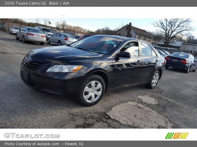 2009 Toyota Camry LE in Black