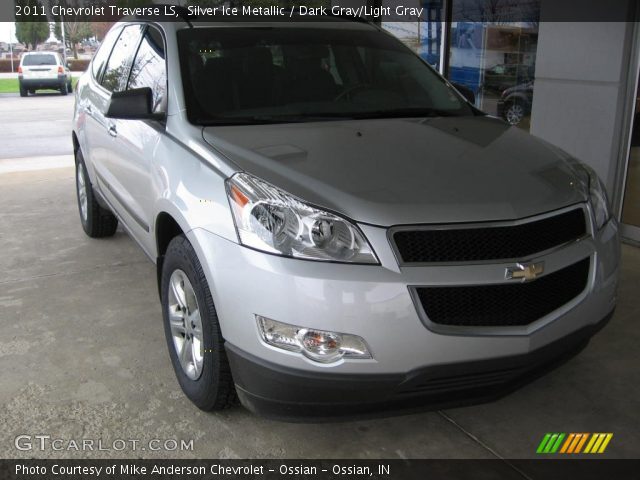 2011 Chevrolet Traverse LS in Silver Ice Metallic