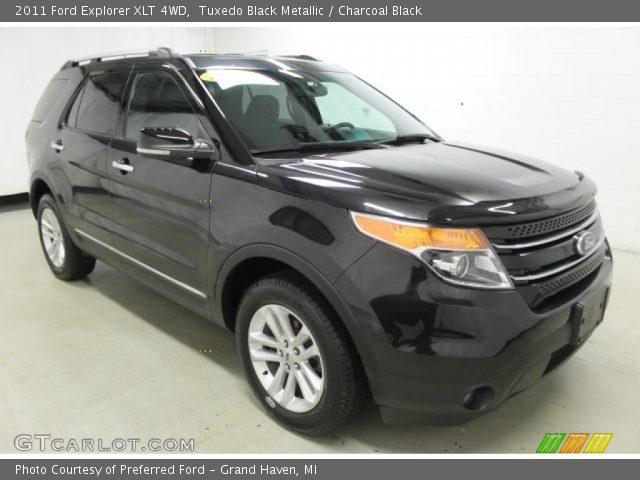 2011 Ford Explorer XLT 4WD in Tuxedo Black Metallic