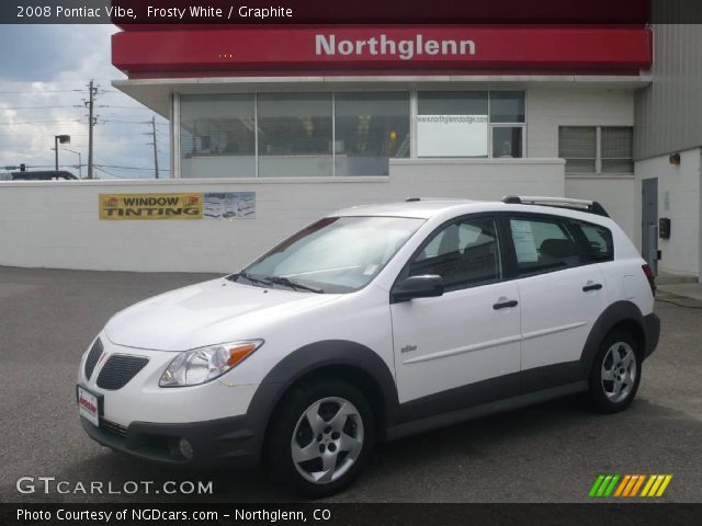 2008 Pontiac Vibe  in Frosty White