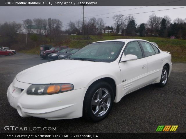 2002 Pontiac Bonneville SLE in Ivory White