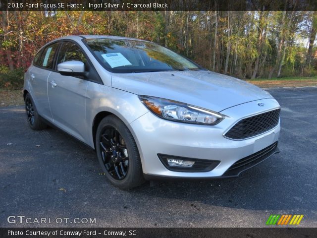 2016 Ford Focus SE Hatch in Ingot Silver