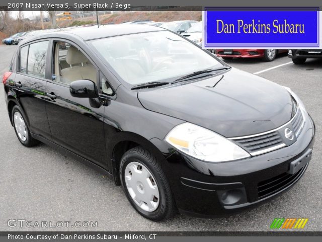 2007 Nissan Versa S in Super Black