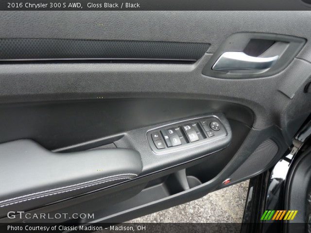 2016 Chrysler 300 S AWD in Gloss Black