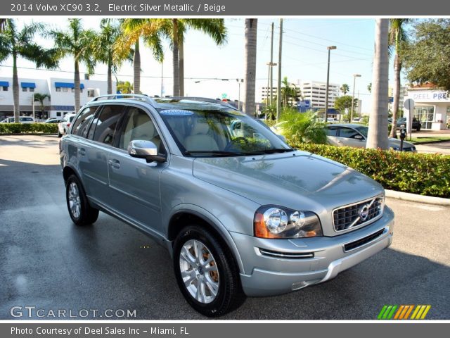 2014 Volvo XC90 3.2 in Electric Silver Metallic