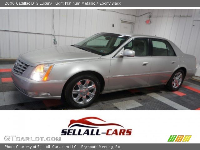 2006 Cadillac DTS Luxury in Light Platinum Metallic