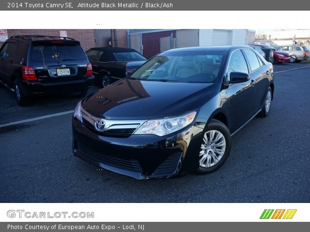 2014 Toyota Camry SE in Attitude Black Metallic