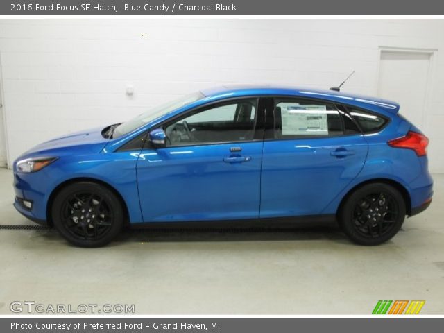 2016 Ford Focus SE Hatch in Blue Candy