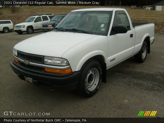 2001 Chevrolet S10 Regular Cab in Summit White