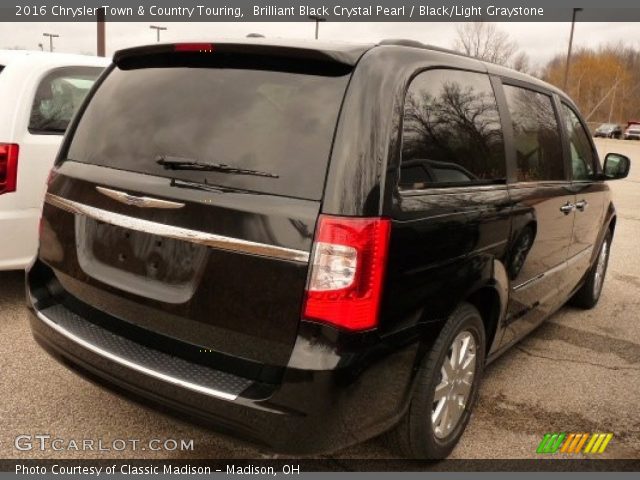 2016 Chrysler Town & Country Touring in Brilliant Black Crystal Pearl