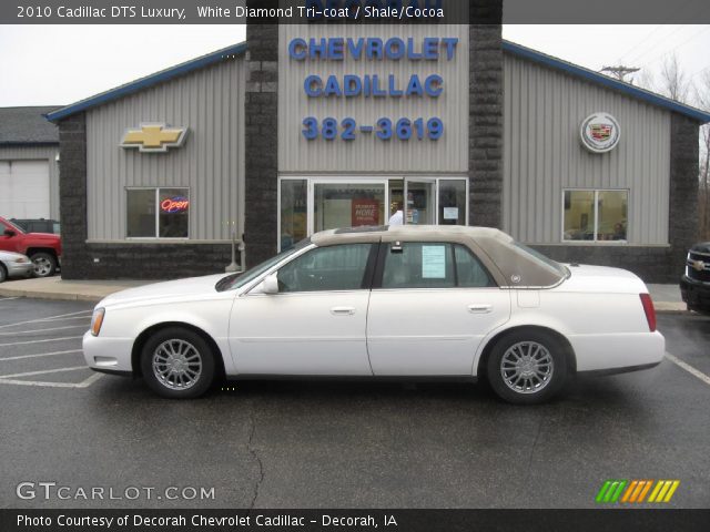 2010 Cadillac DTS Luxury in White Diamond Tri-coat