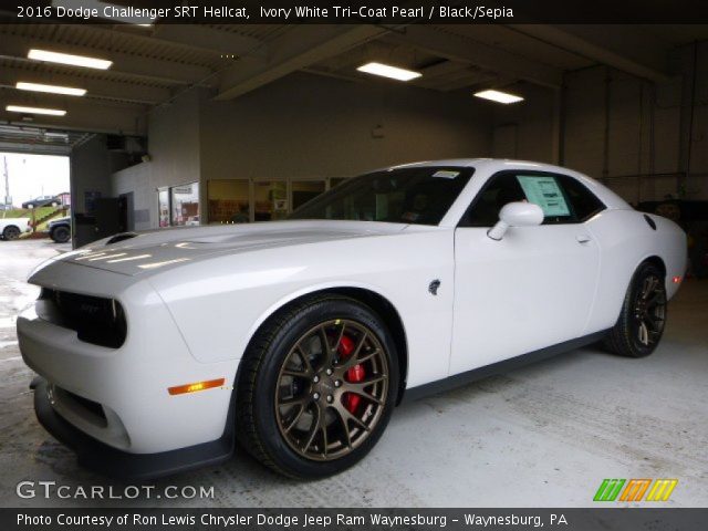 2016 Dodge Challenger SRT Hellcat in Ivory White Tri-Coat Pearl