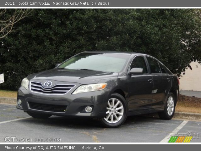 2011 Toyota Camry XLE in Magnetic Gray Metallic