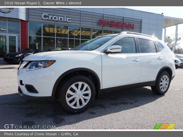 2016 Nissan Rogue S in Glacier White