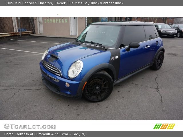 2005 Mini Cooper S Hardtop in Hyper Blue Metallic