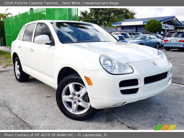 2006 Porsche Cayenne Tiptronic in Sand White