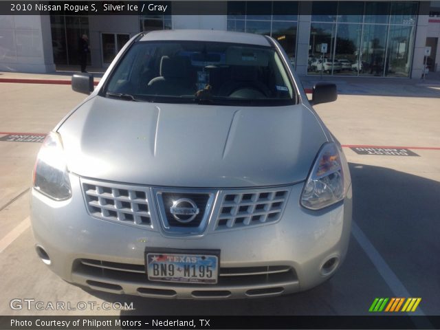 2010 Nissan Rogue S in Silver Ice
