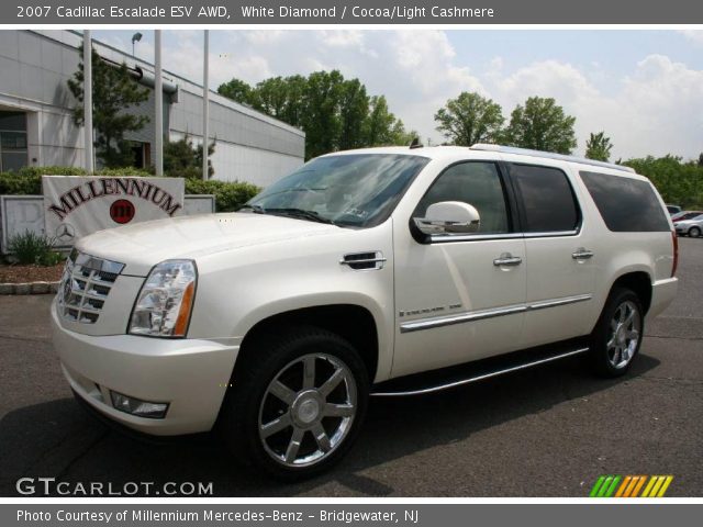 2007 Cadillac Escalade ESV AWD in White Diamond