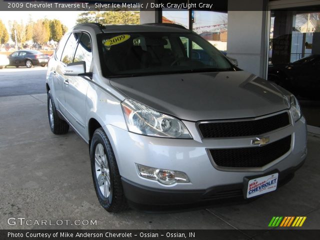 2009 Chevrolet Traverse LT in Silver Ice Metallic