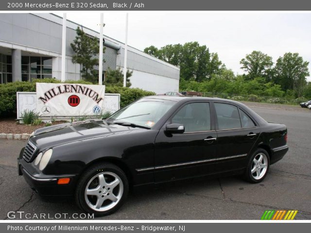 2000 Mercedes-Benz E 320 Sedan in Black