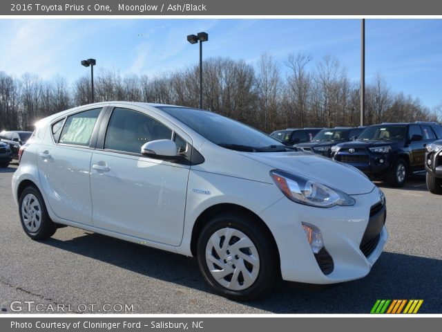 2016 Toyota Prius c One in Moonglow