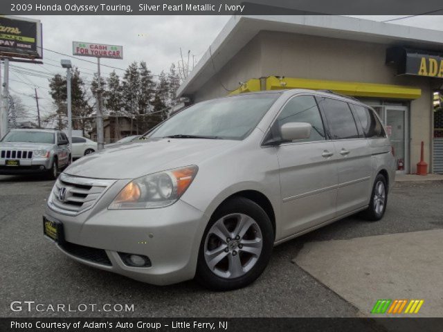 2009 Honda Odyssey Touring in Silver Pearl Metallic