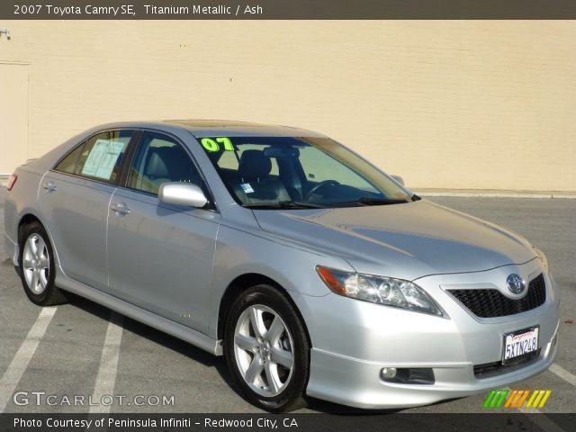 2007 Toyota Camry SE in Titanium Metallic