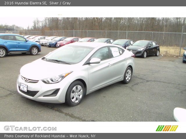 2016 Hyundai Elantra SE in Silver
