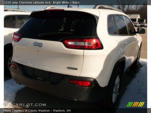 2016 Jeep Cherokee Latitude 4x4 in Bright White