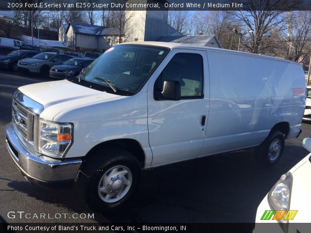 2009 Ford E Series Van E250 Super Duty Commercial in Oxford White