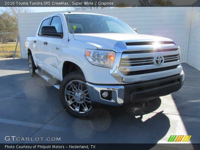 2016 Toyota Tundra SR5 CrewMax in Super White