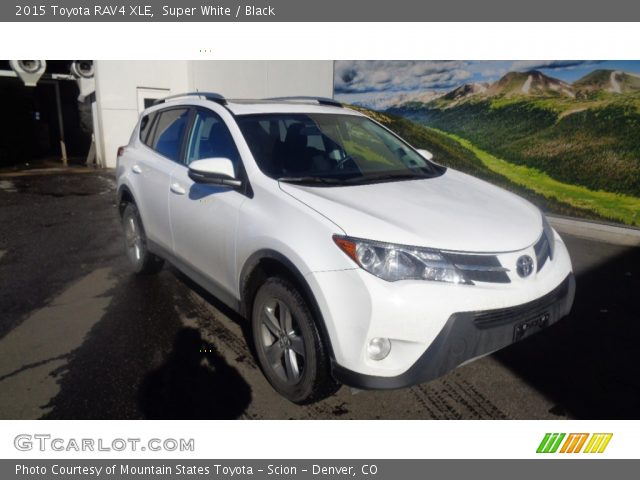 2015 Toyota RAV4 XLE in Super White