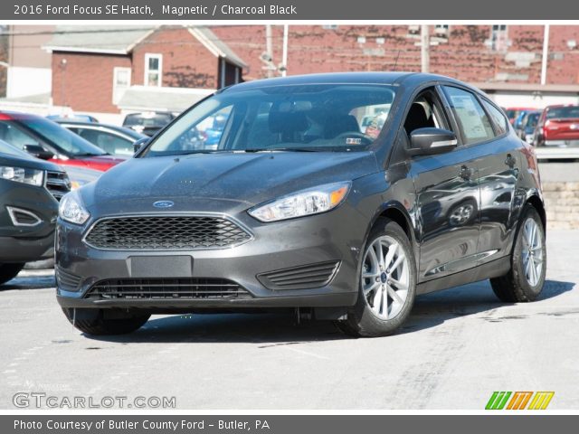 2016 Ford Focus SE Hatch in Magnetic