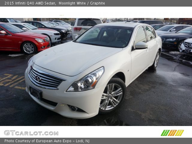 2015 Infiniti Q40 AWD Sedan in Moonlight White