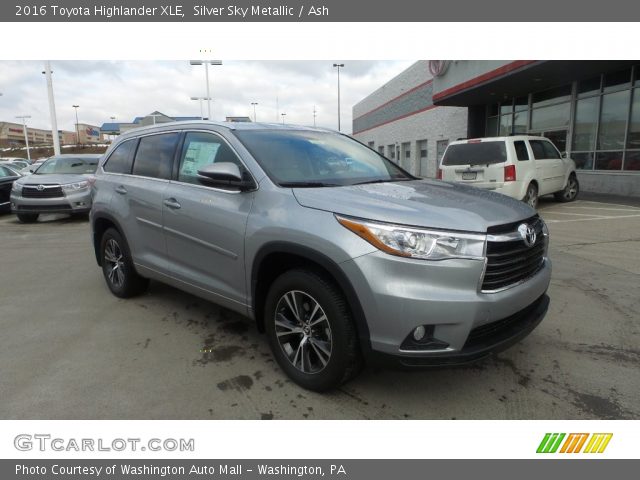 2016 Toyota Highlander XLE in Silver Sky Metallic